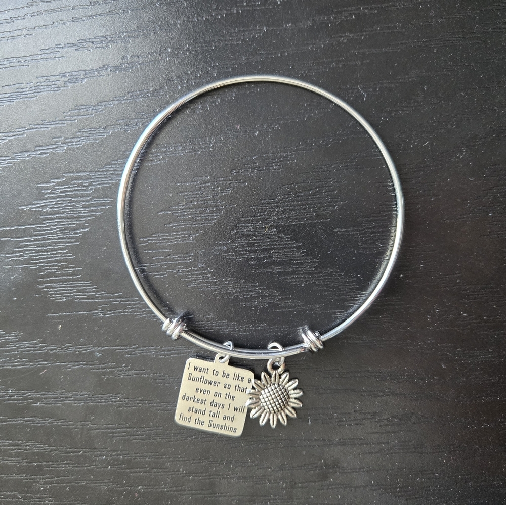 Silver Sunflower Charm Bangle Bracelet NWOT